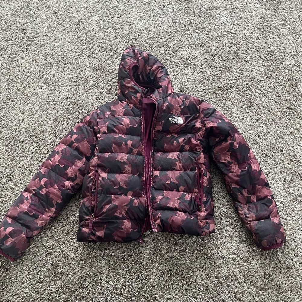 The North Face Women's Puffer Jacket - Black and Pink Camo
